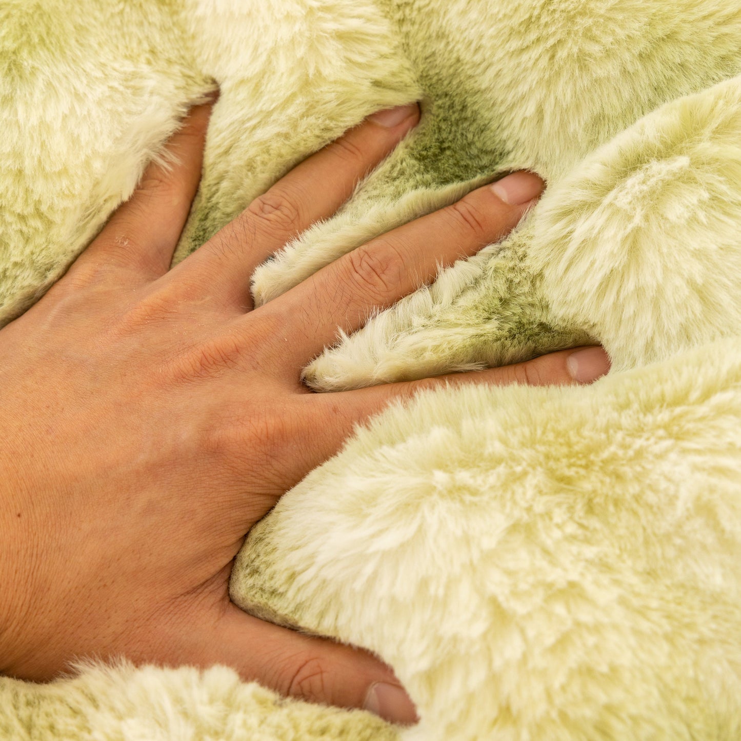 Thick Faux Fur Couch Cover Fluffy Fuzzy Warm Washable Furniture Protector for Kids Pets