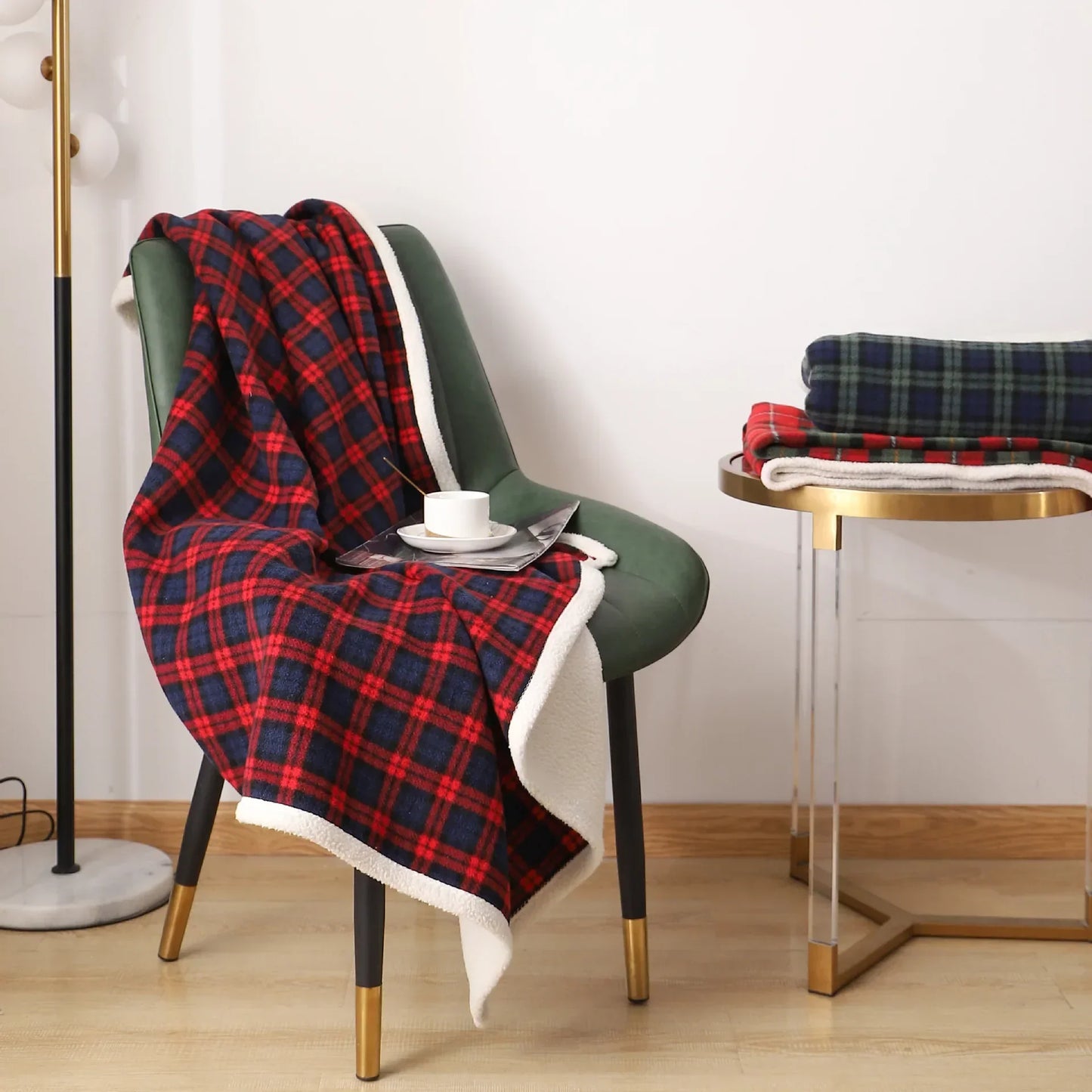 DecorBites™ Cozy Coral Fleece Plaid Blanket - Soft & Warm Flannel Bedspread
