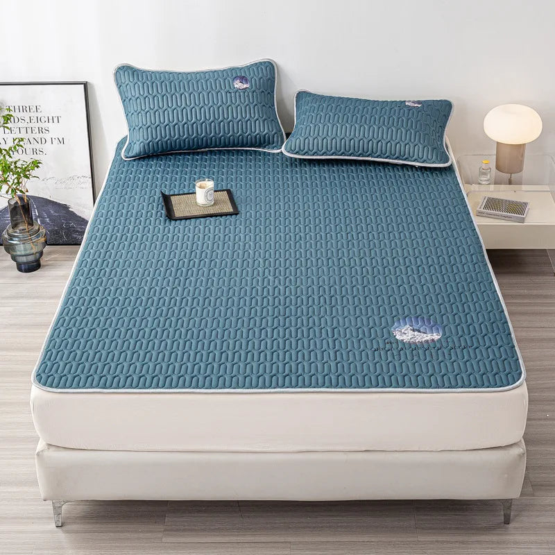 DecorBites™ Cooling Latex Bed Mat Set - Thick Summer Quilted Matress Pad & Pillowcases