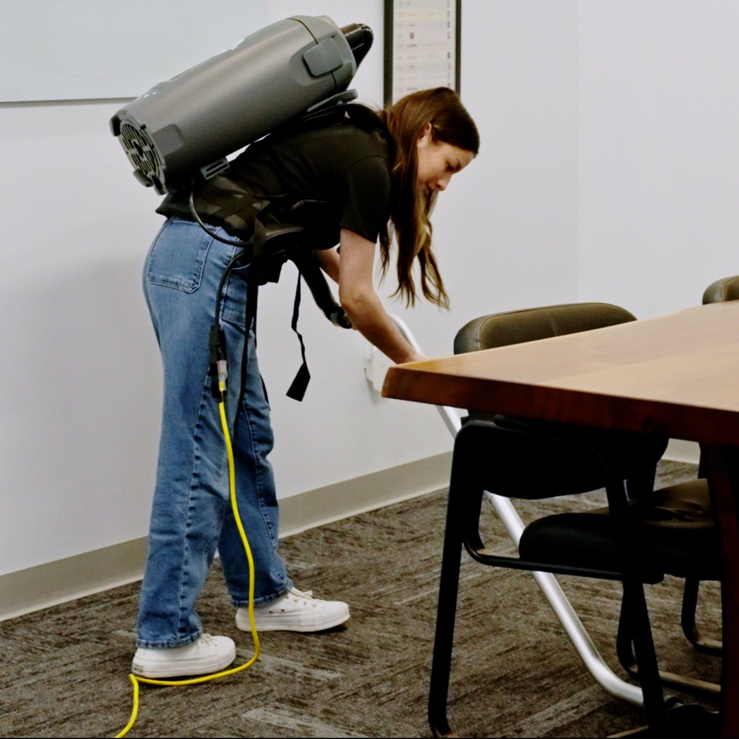Electric Backpack Vacuum 6 qt Lightweight Commercial High-Performance Cleaning Solution