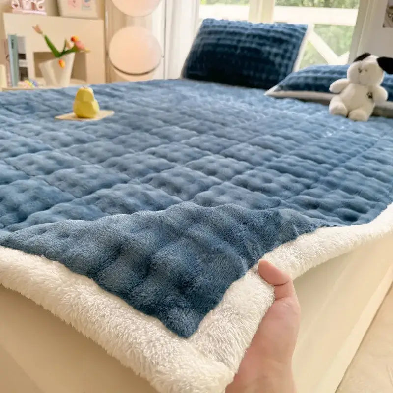 Cozy faux rabbit fur pink & white quilted mattress pad bedroom mat
