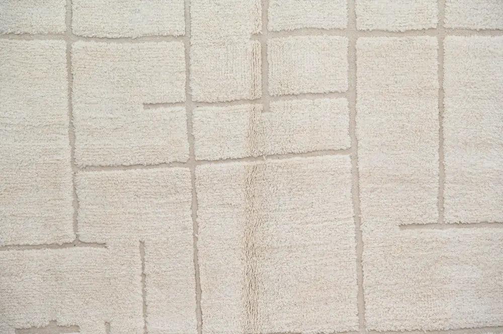 Handmade moroccan beni ouarain beige geometric rug bedroom decor