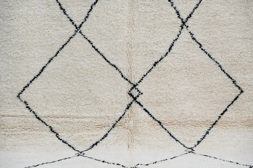 Handmade moroccan beni ouarain carpet cream & black living room rug