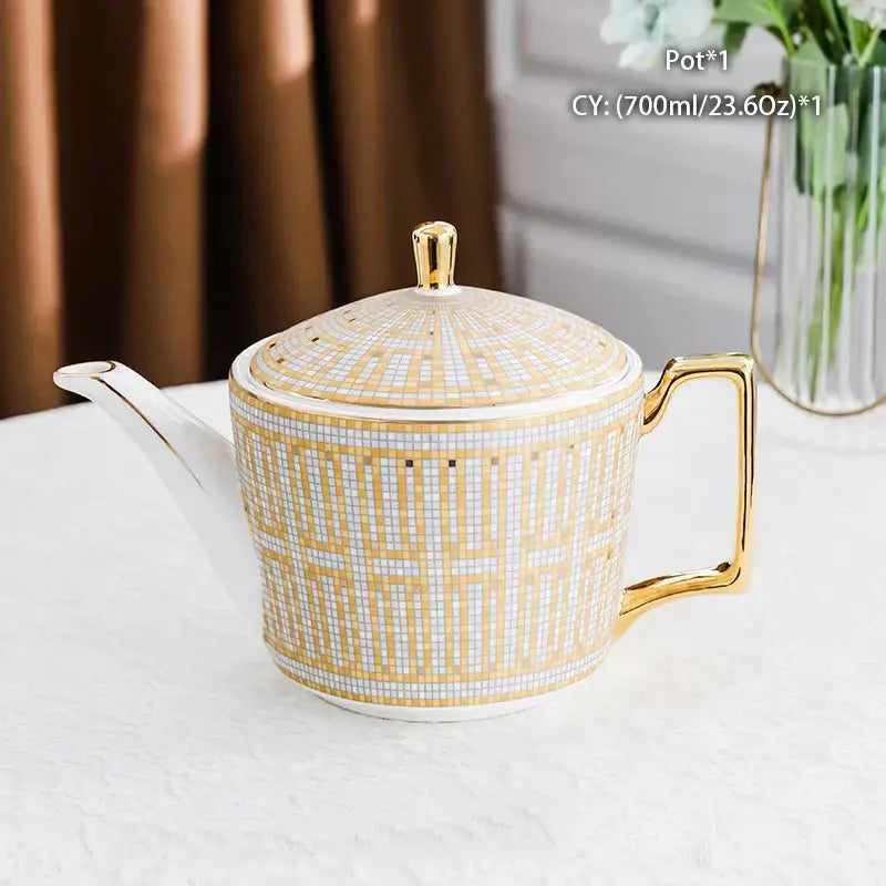 Ornate 18th century scene bone china tea pot dining room porcelain