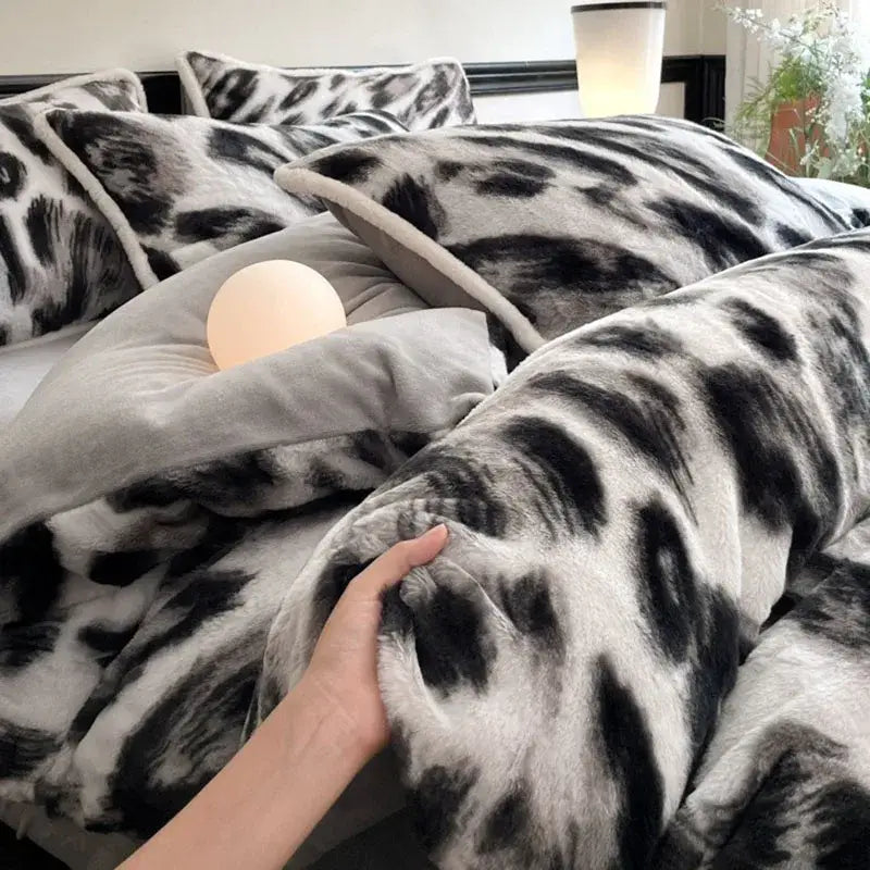 Plush black & white leopard cozy rabbit hair bed set bedroom