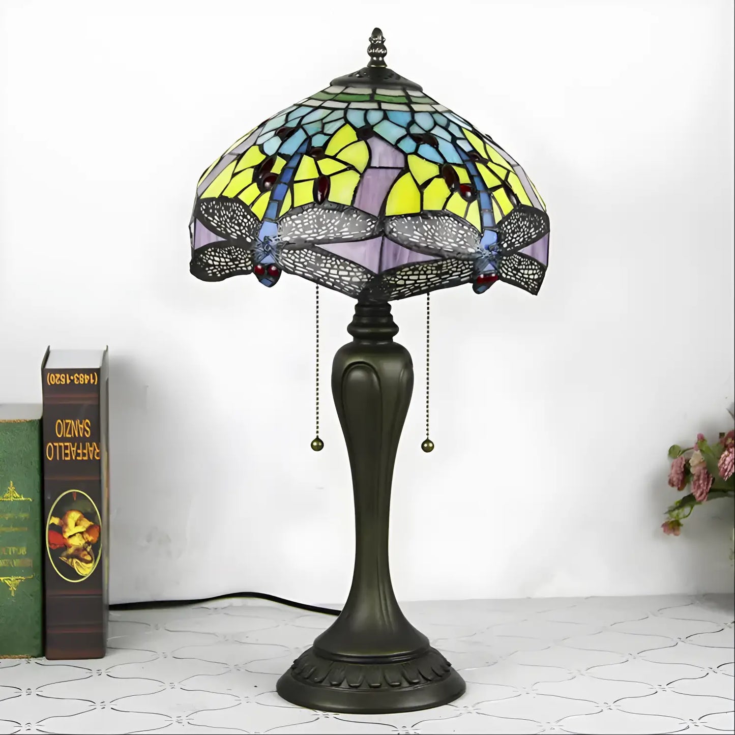 Retro Glass Tiffany-Style Lamp Featuring Dragonfly Glasswork
