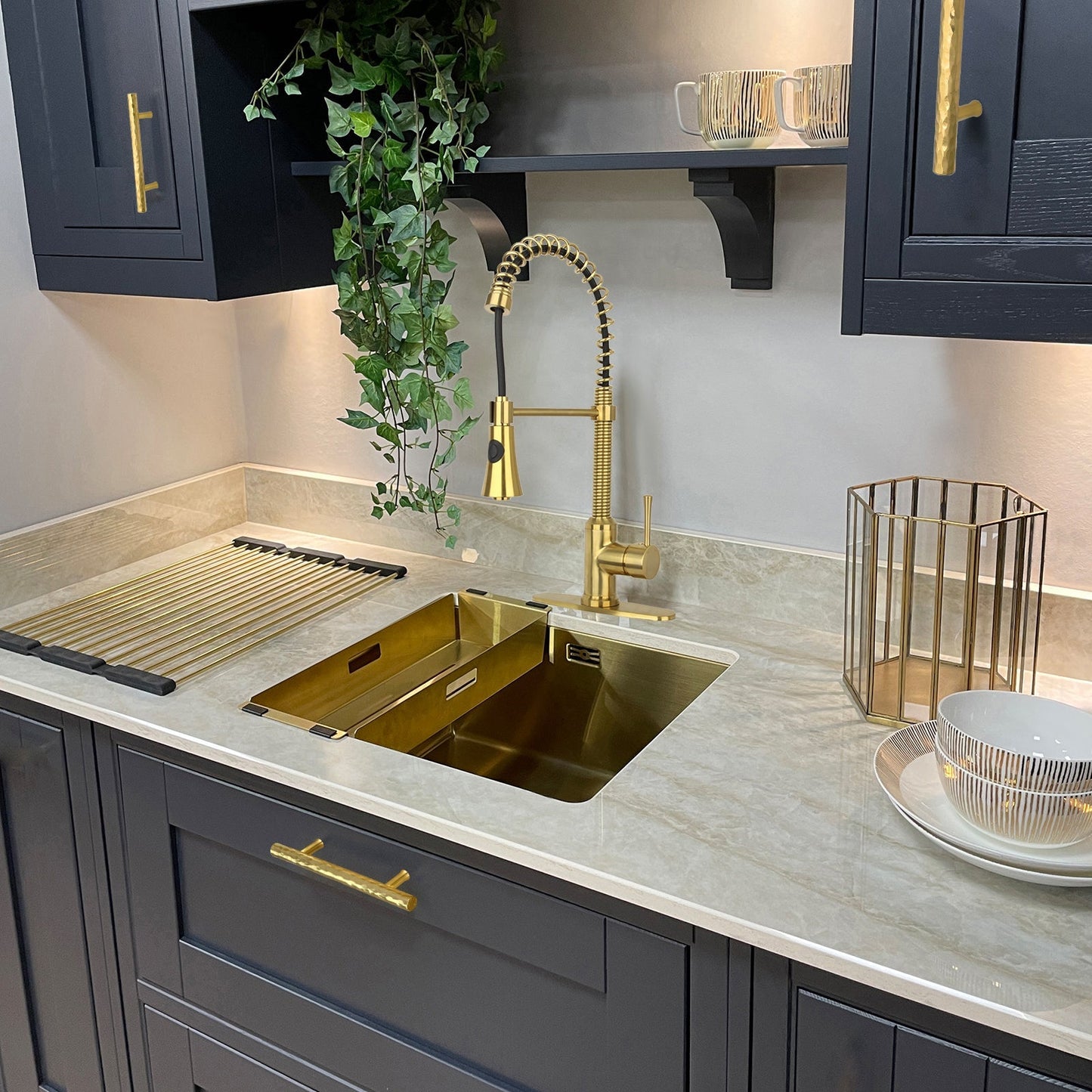 Akicon Hammered Polished Gold Kitchen Cabinet Handles 100% Solid Brass Drawer Pulls AK01930A-PB