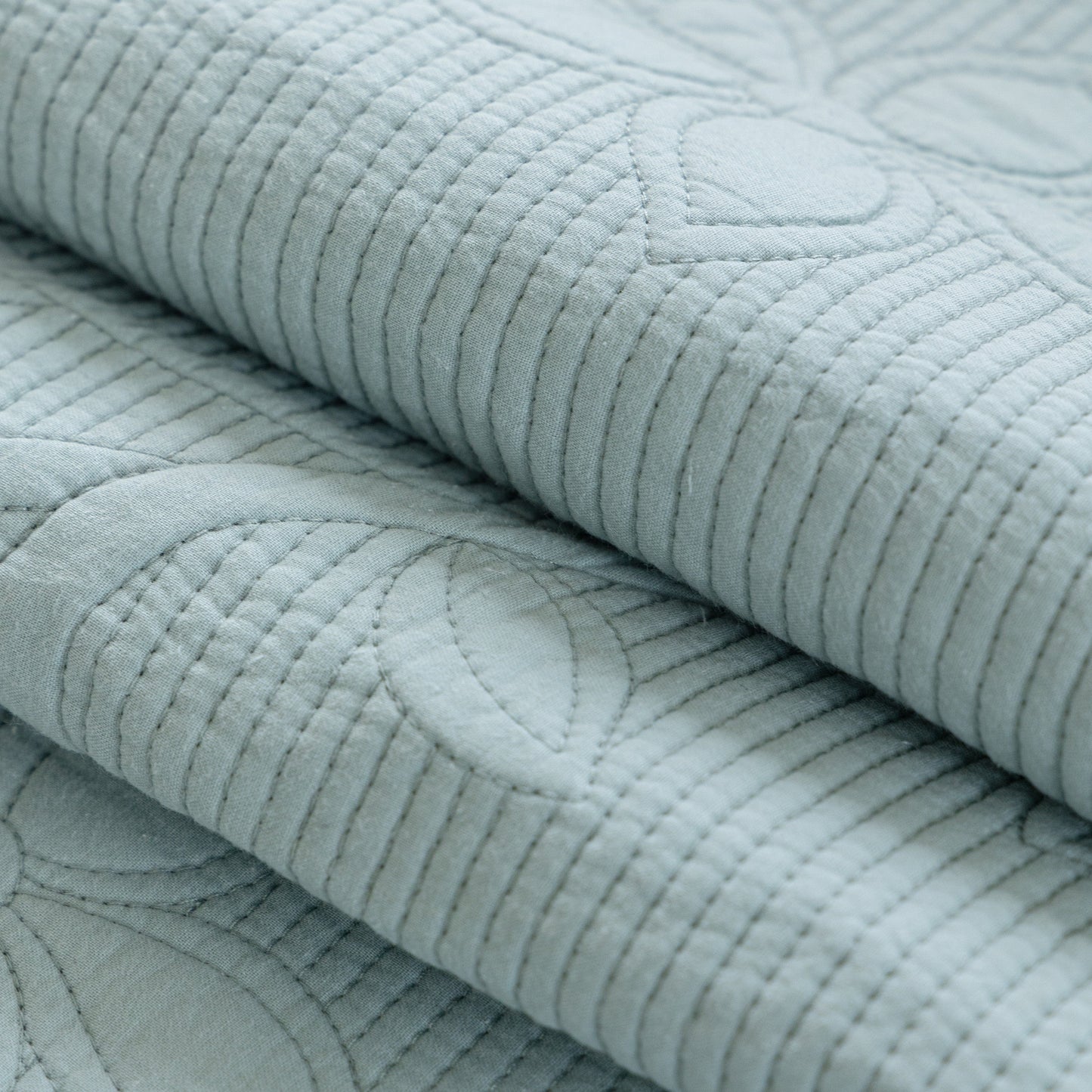 Floral Cotton Quilted Sofa Cover, Non-Slip Couch Protector with Scalloped Edges