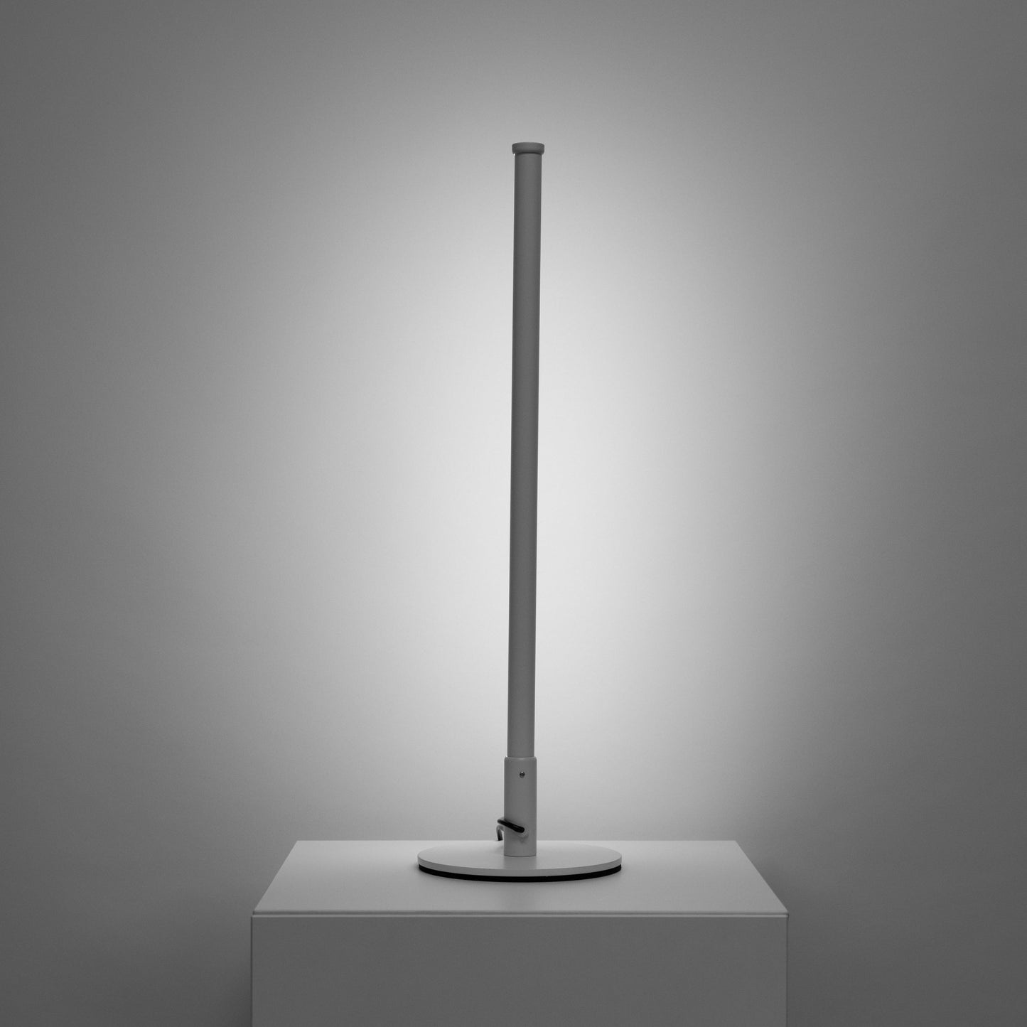 Léger LED Table Lamp