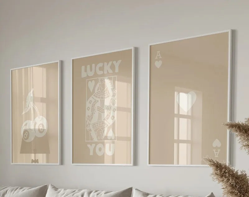 DecorBites™ "3-Piece Retro Queen of Hearts Poster Set"