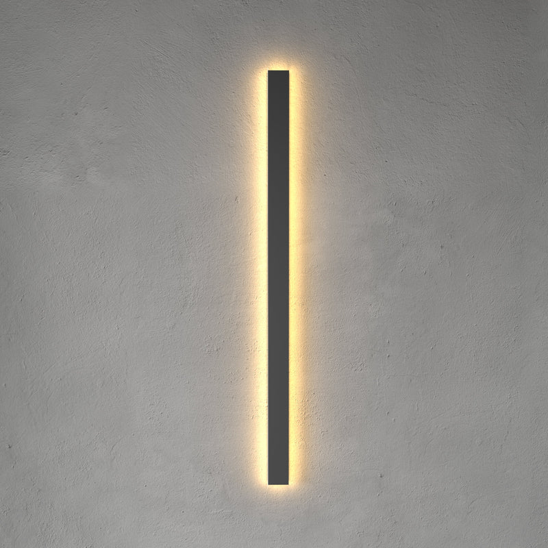 Svelte Outdoor Linear Lamp