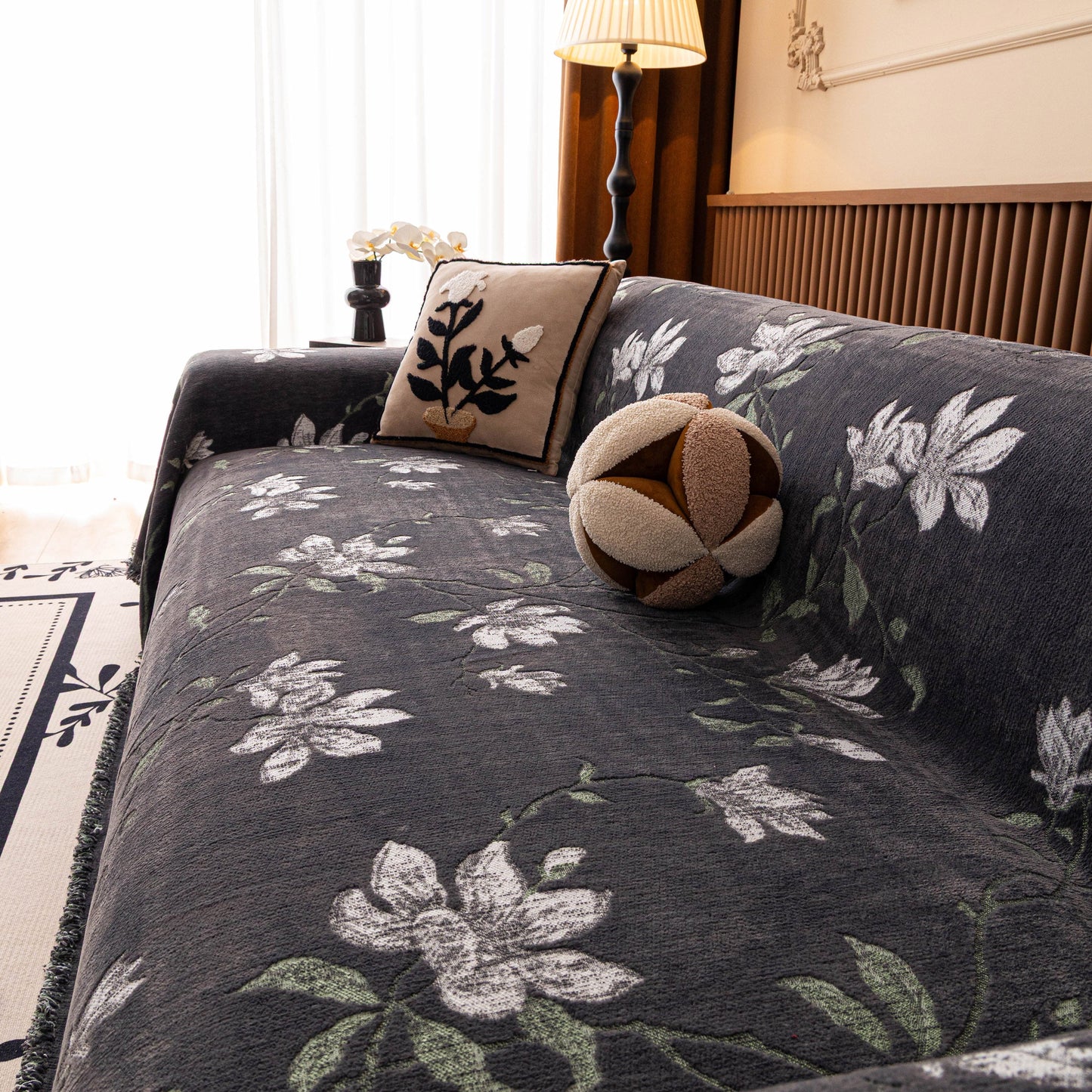 Luxury Thickened Sofa Throw Cover, Decorative Cozy Floral Jacquard Couch Cover Blanket