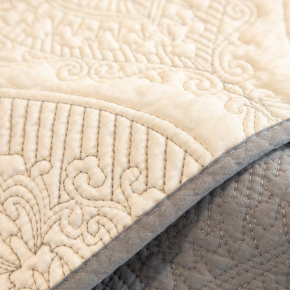 Baroque Sofa Cover – Quilted Cotton, Non-Slip, Washable with Ornate Embroidery
