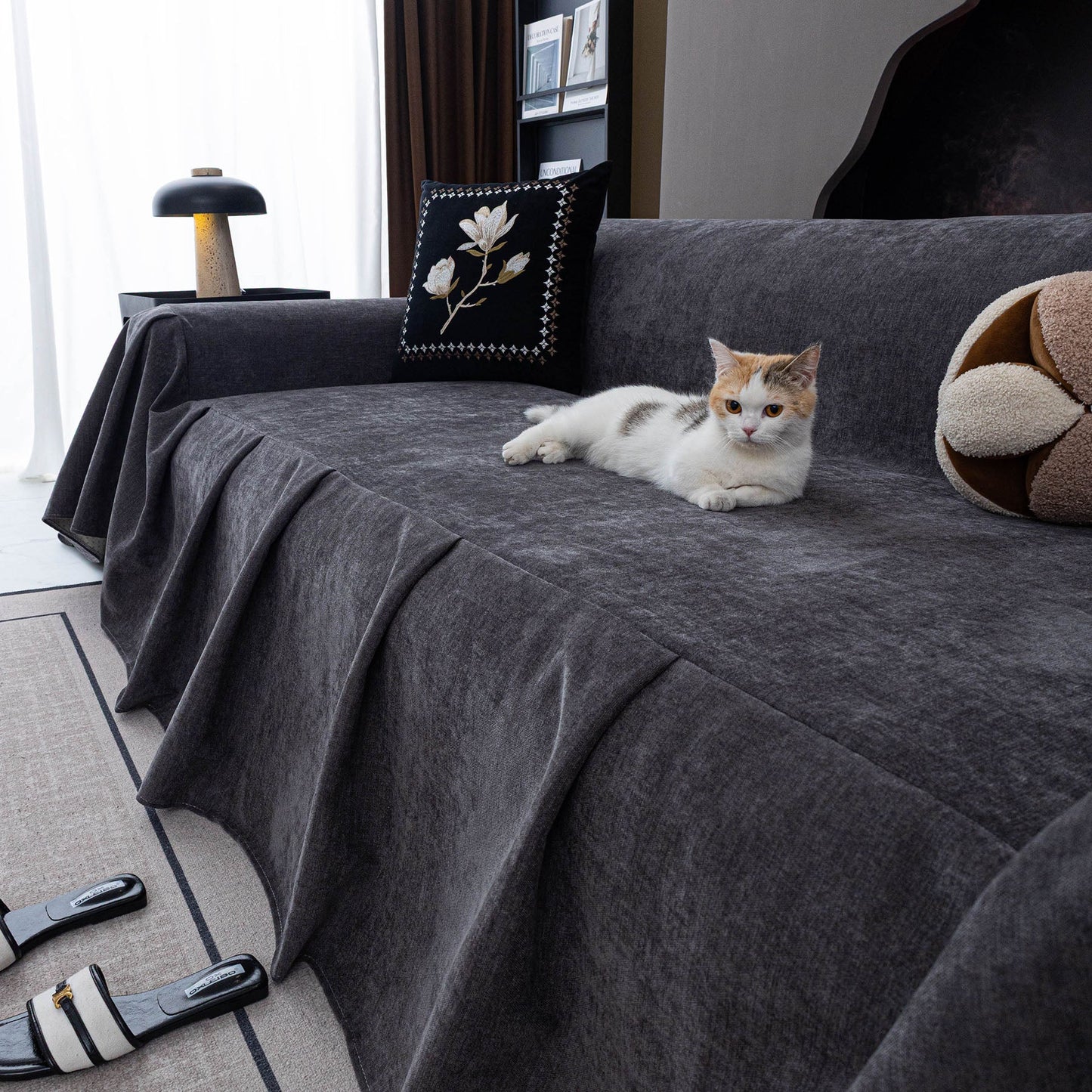 Waterproof Couch Cover Throw, Non Slip Furniture Protector for Leather & Fabric Sofa
