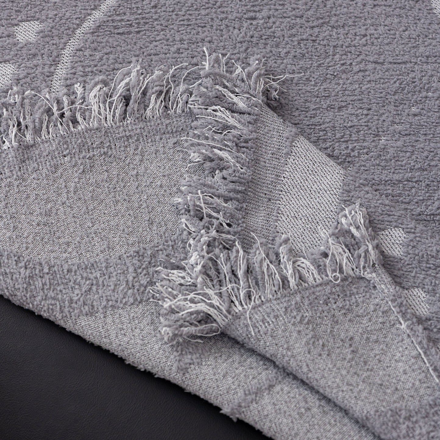 Luxurious Jacquard Couch Cover, Snag-Resistant Pet Friendly Couch Throw with Fringe