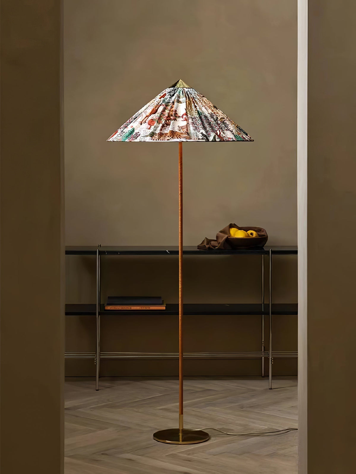 9602 Floor Lamp