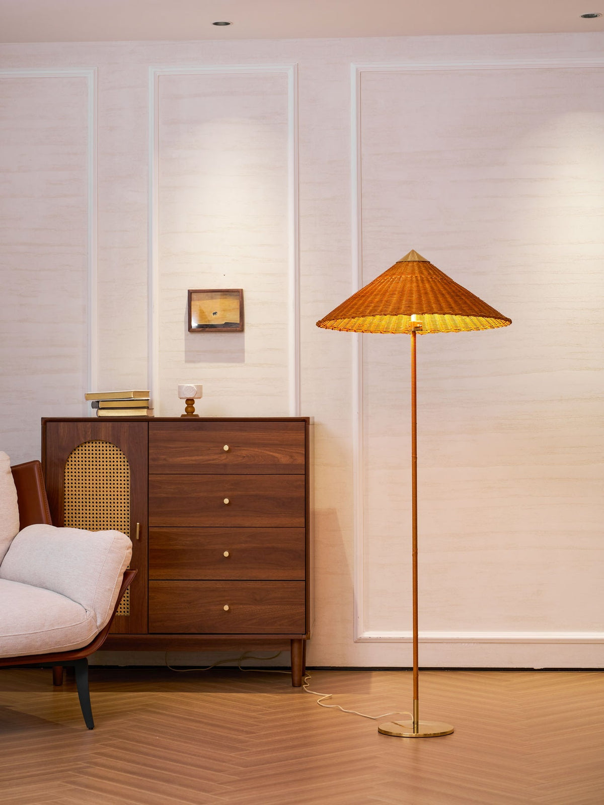 9602 Floor Lamp