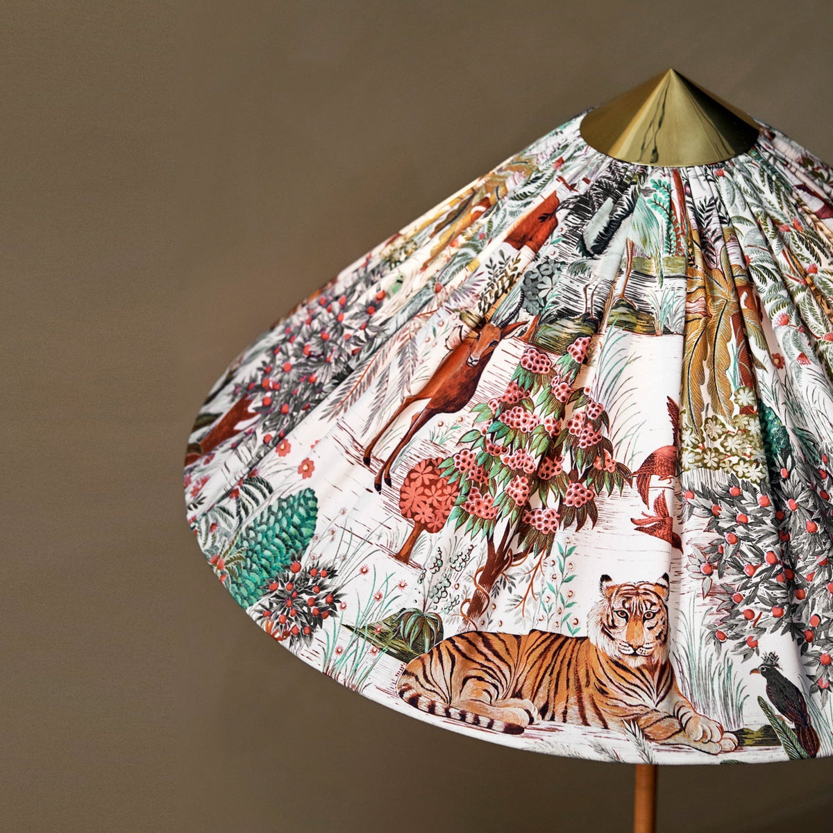 9602 Floor Lamp