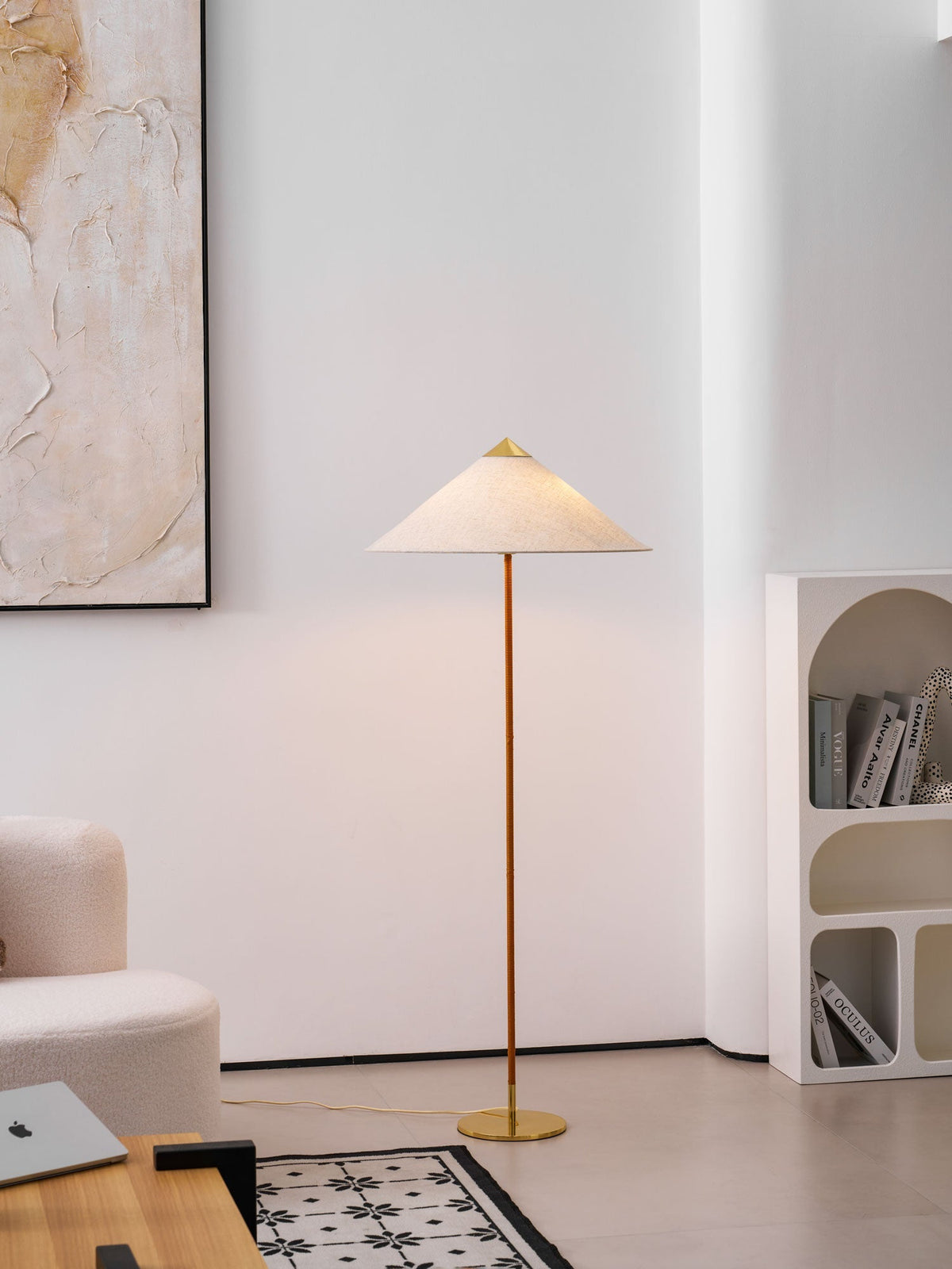 9602 Floor Lamp