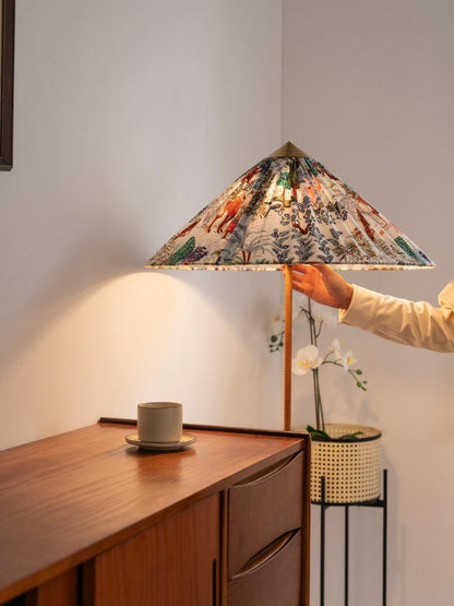 9602 Floor Lamp
