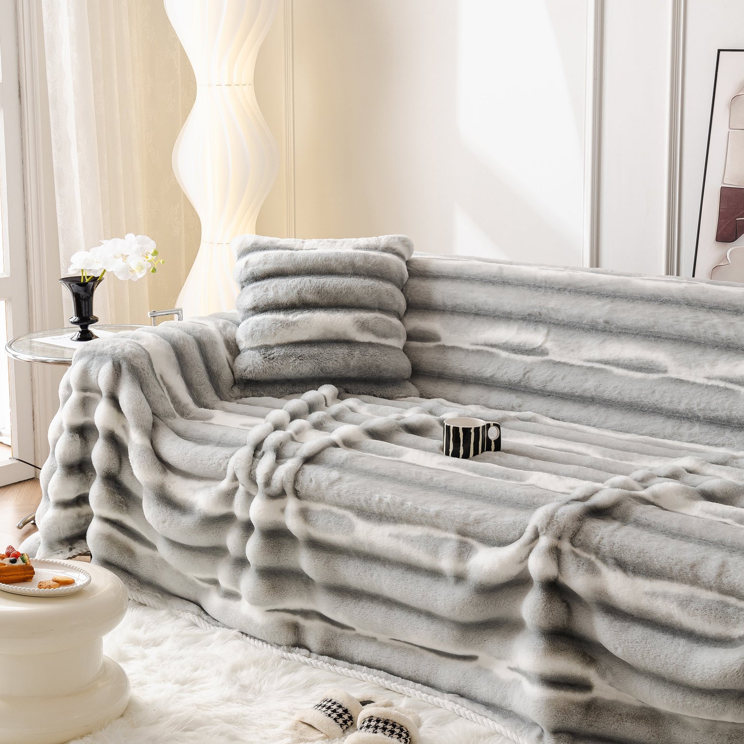 Ultra Soft Faux Fur Couch Cover – Large, Fluffy, and Elegant Sofa Throw Blanket