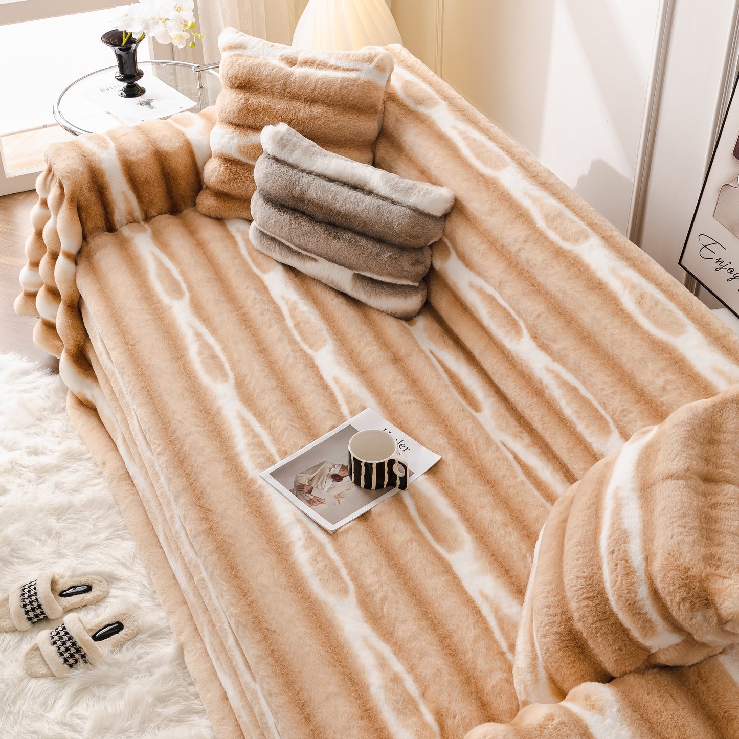 Ultra Soft Faux Fur Couch Cover – Large, Fluffy, and Elegant Sofa Throw Blanket
