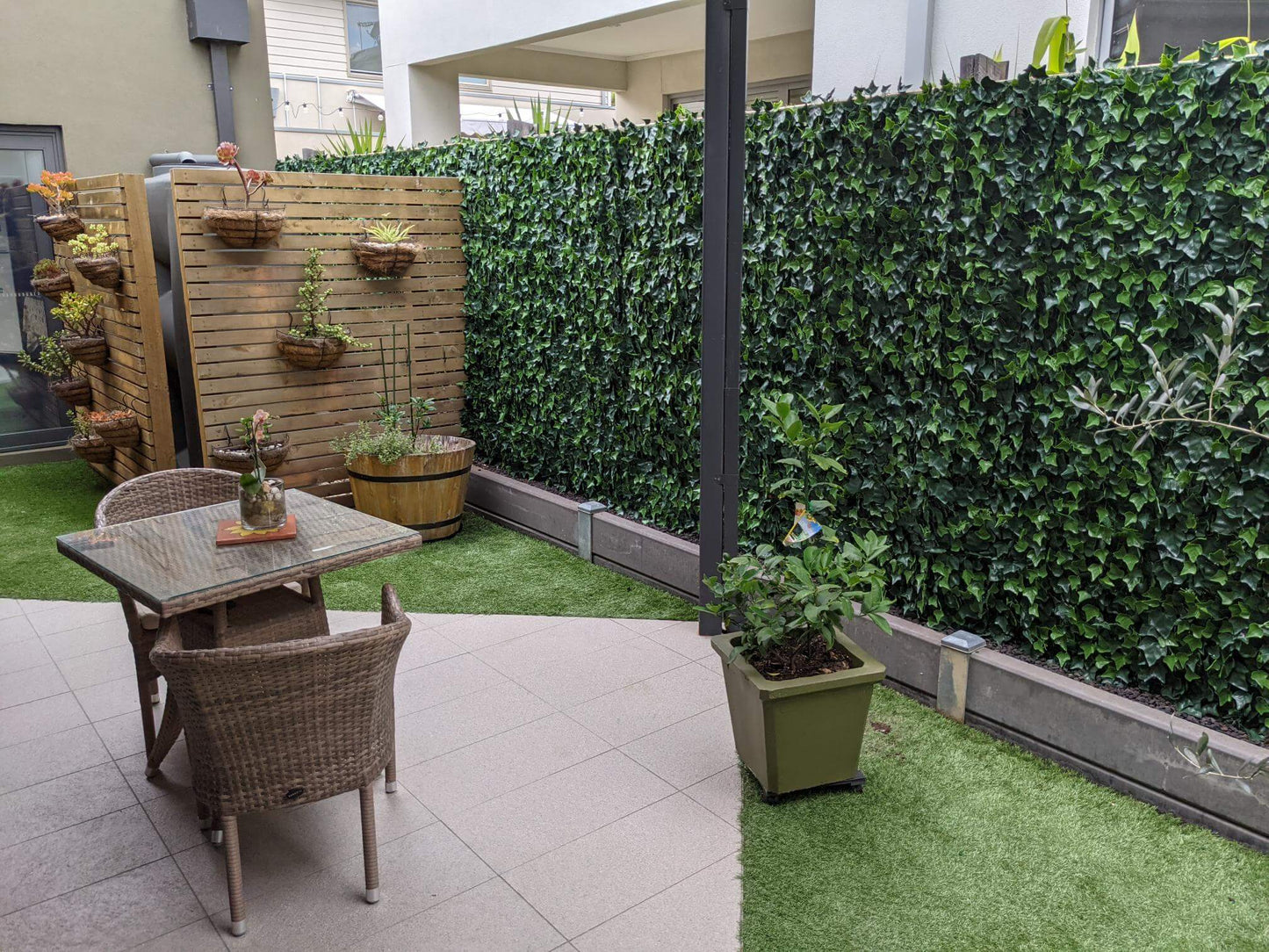 Sample Panel – Boston Ivy Green Wall (Small Sample)
