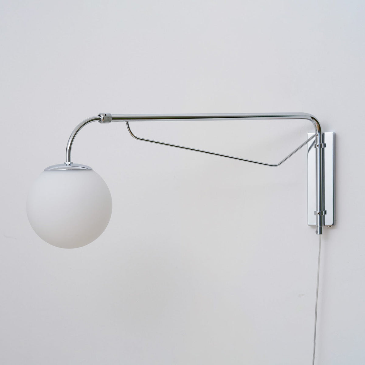 Averyn Telescopic Wall Lamp