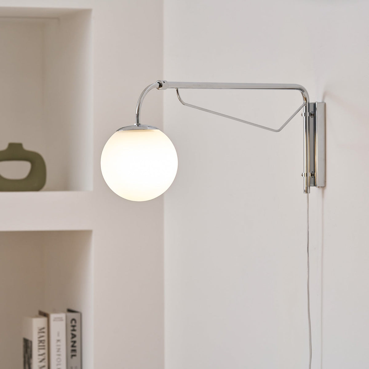 Averyn Telescopic Wall Lamp