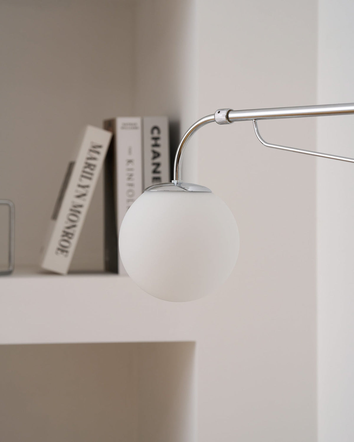 Averyn Telescopic Wall Lamp