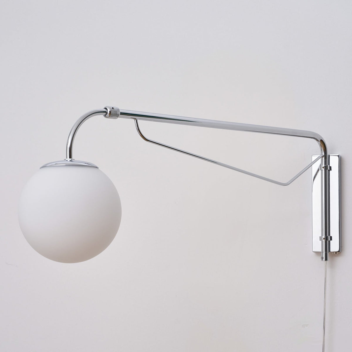 Averyn Telescopic Wall Lamp