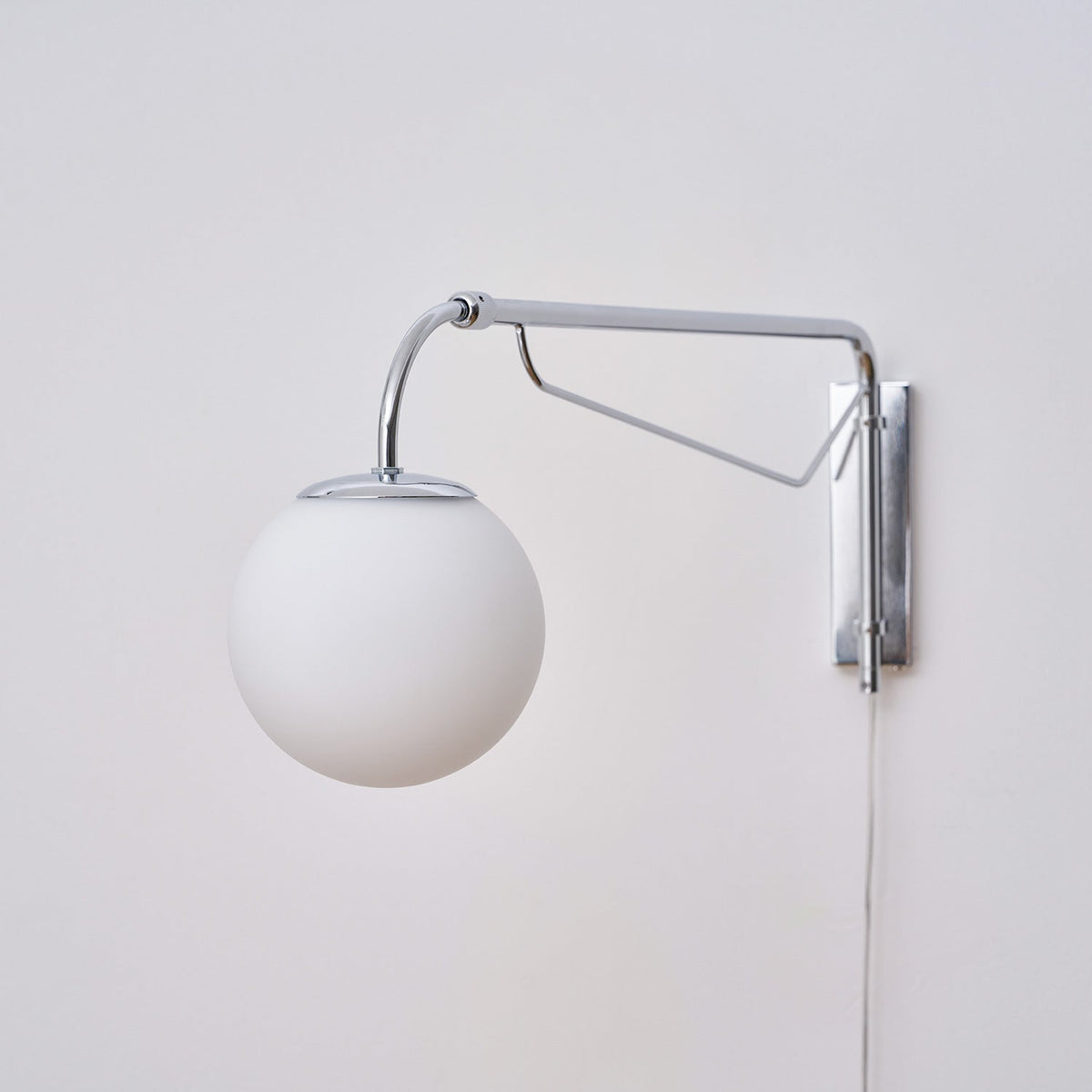 Averyn Telescopic Wall Lamp