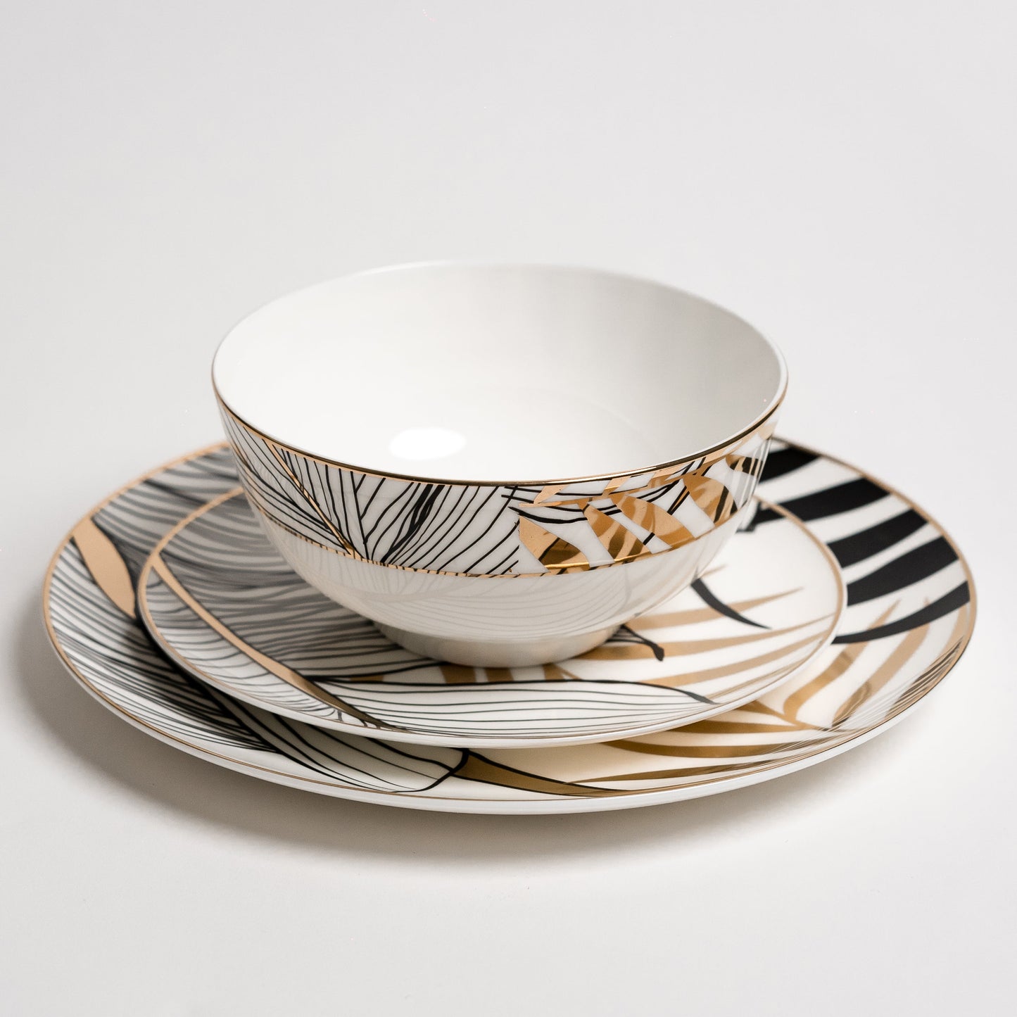 Alpha Golden Plates Set