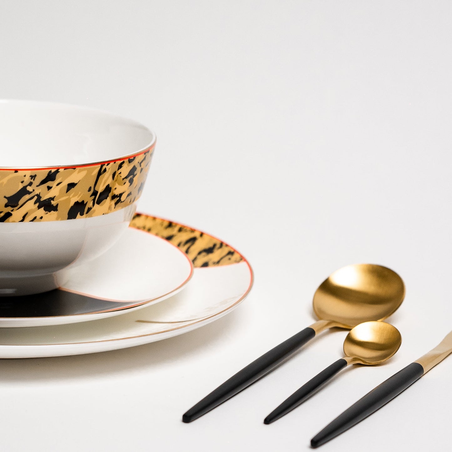 Tigress Golden Plates Set