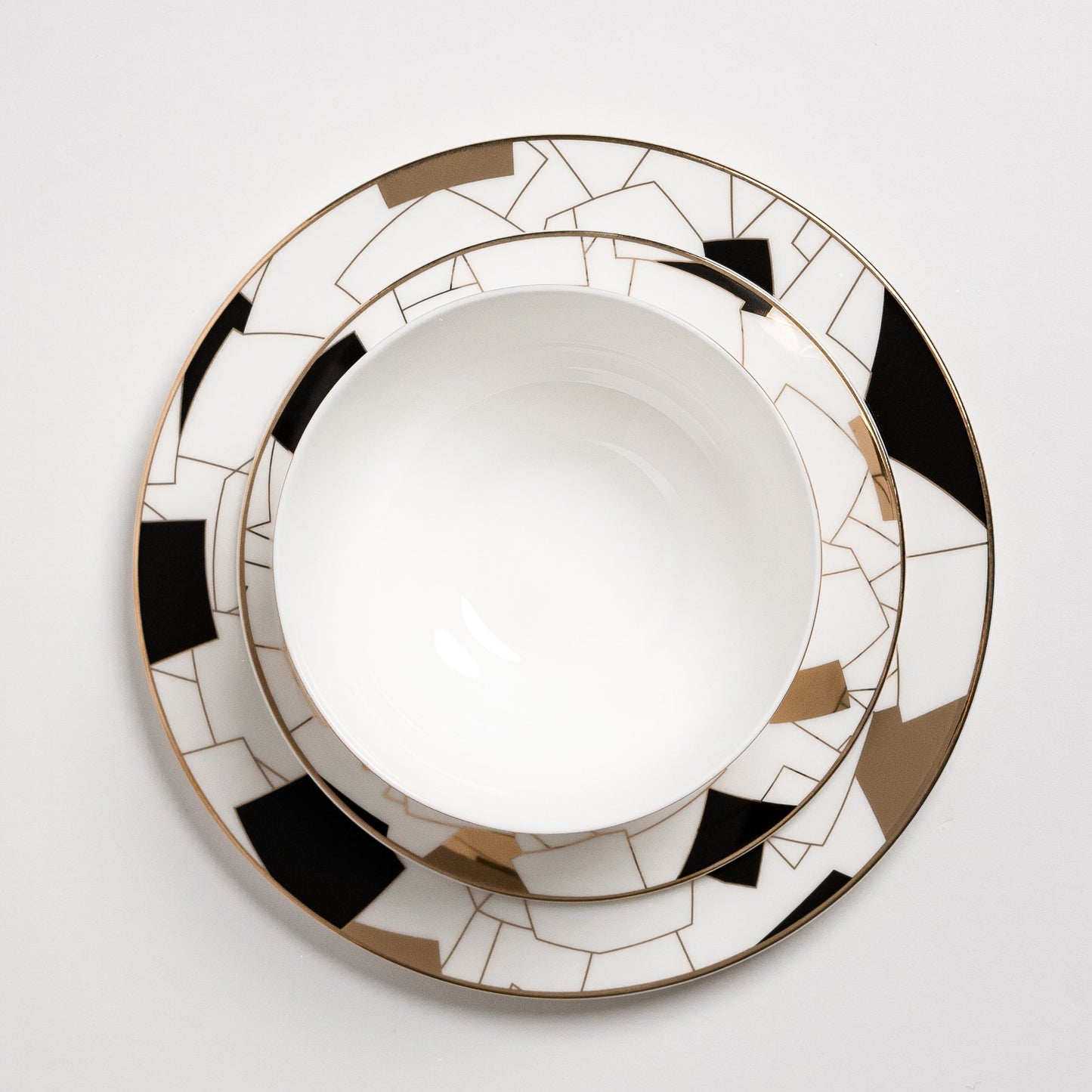 Aurora Black Plates Set