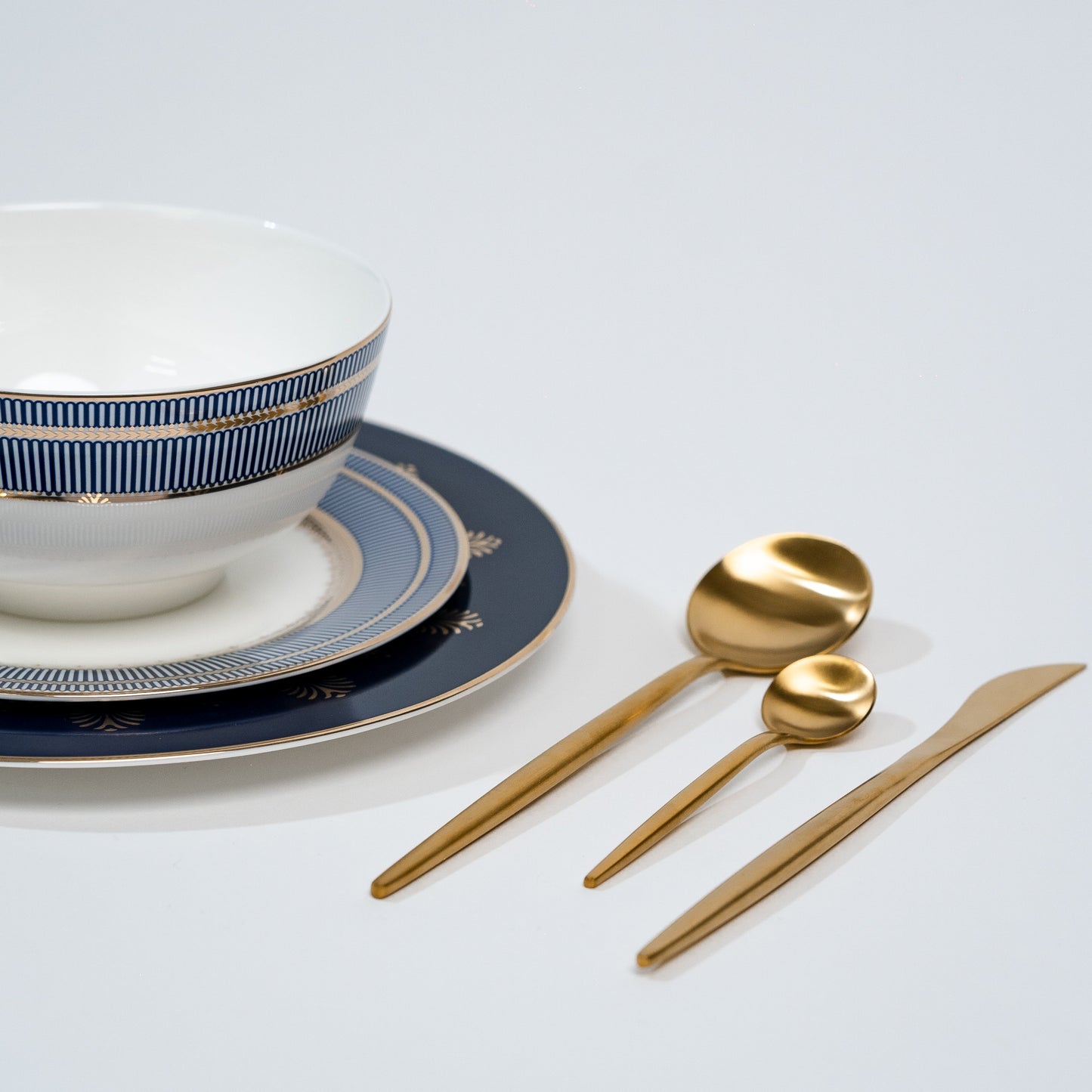 Luxury Raven Dining Set