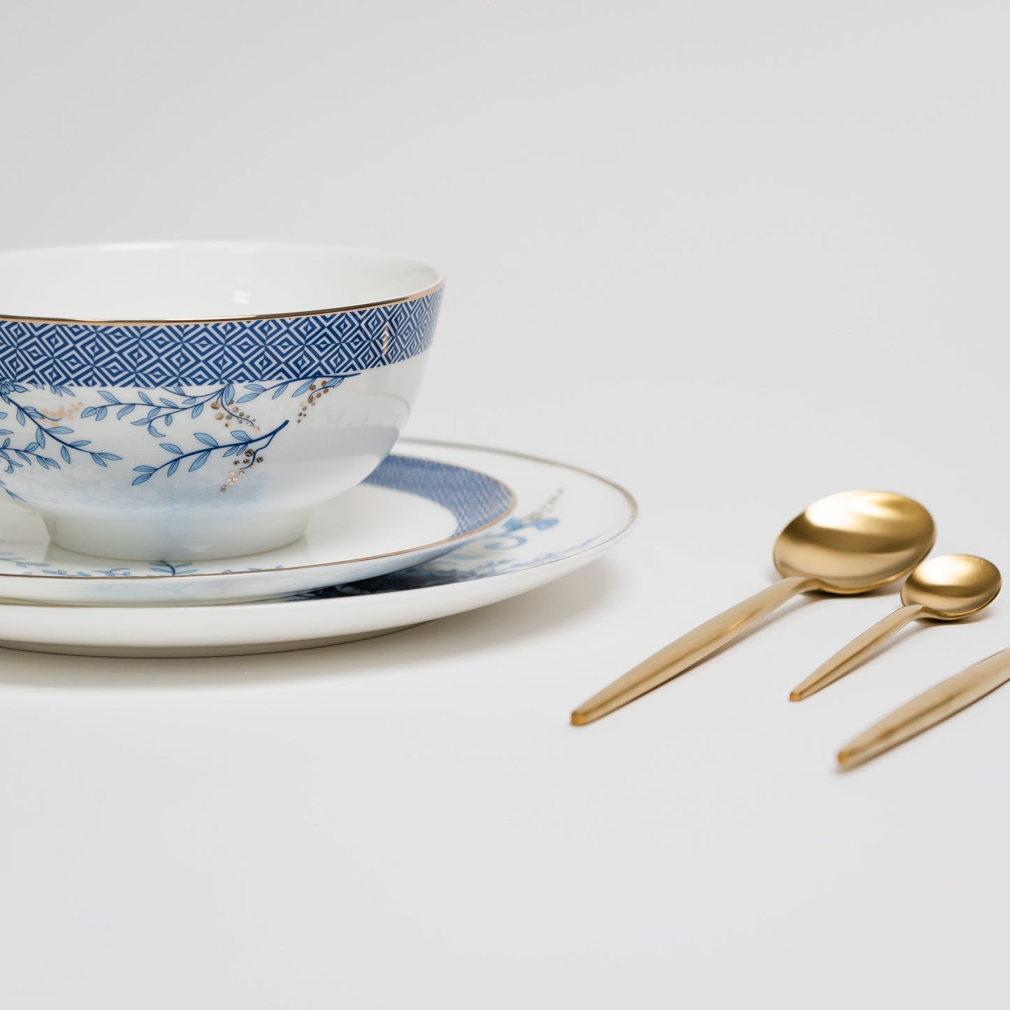 Blue Flower Plates Set