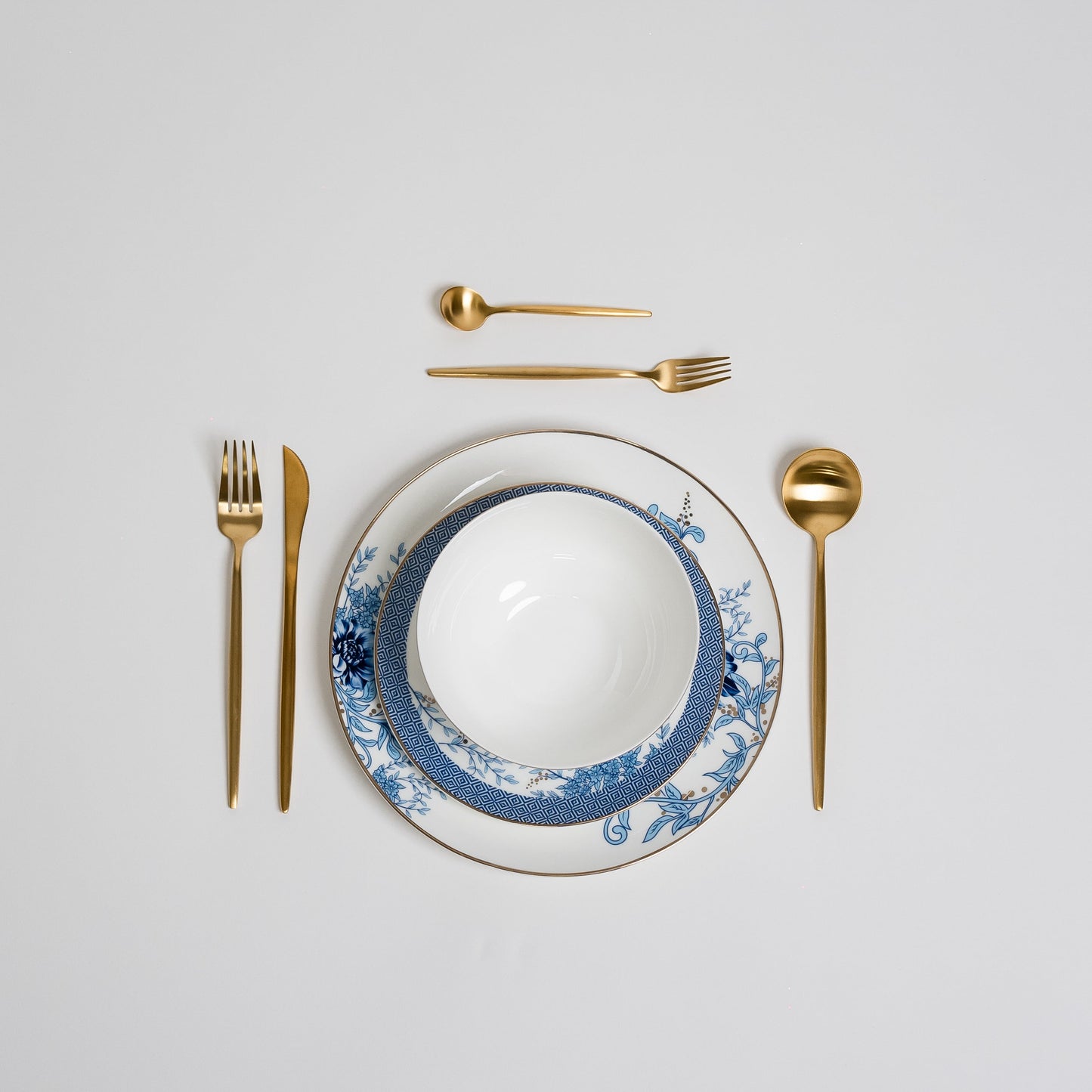 Blue Flower Plates Set
