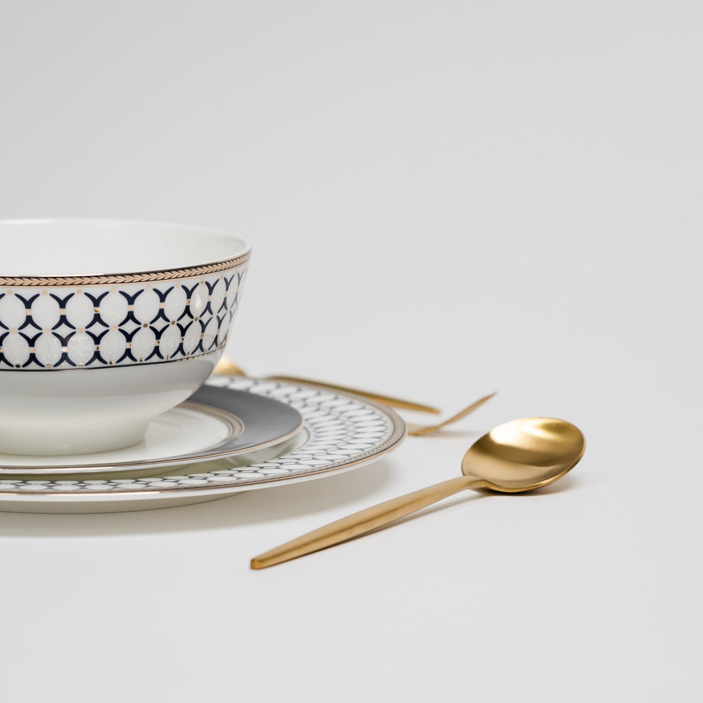 Vertex Wooden Plates Set