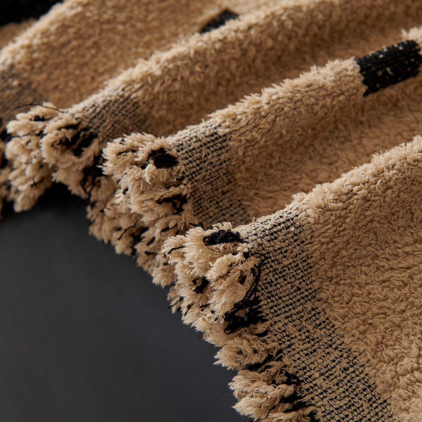 Sofa Throw Blanket with Woven Geometric Pattern & Tassels, Soft & Thick Couch Cover