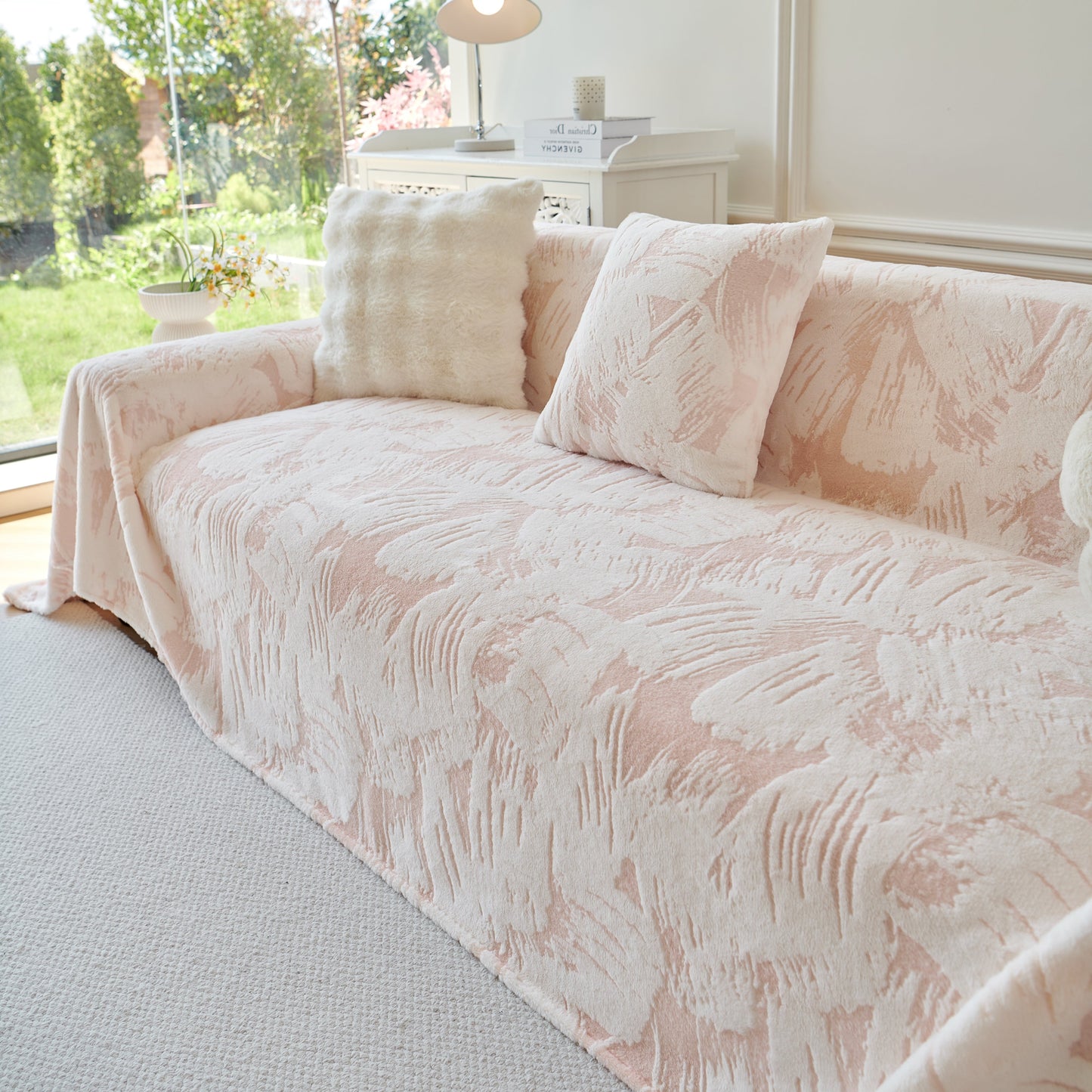 Plush Faux Fur Warm Sofa Cover with Waves Jacquard Textured Throw Blankets for Couch