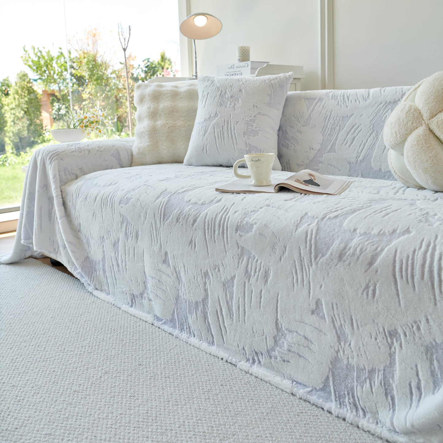 Plush Faux Fur Warm Sofa Cover with Waves Jacquard Textured Throw Blankets for Couch
