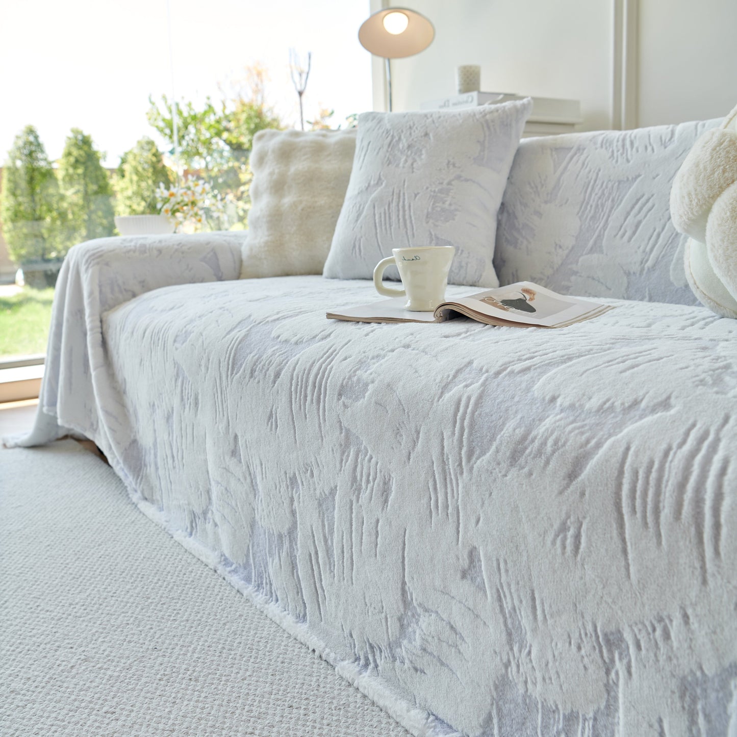 Plush Faux Fur Warm Sofa Cover with Waves Jacquard Textured Throw Blankets for Couch