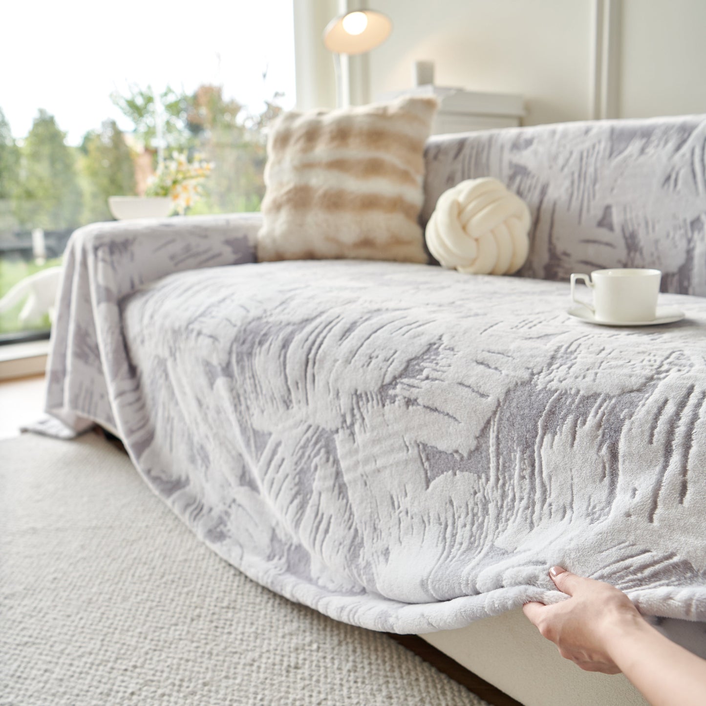 Plush Faux Fur Warm Sofa Cover with Waves Jacquard Textured Throw Blankets for Couch