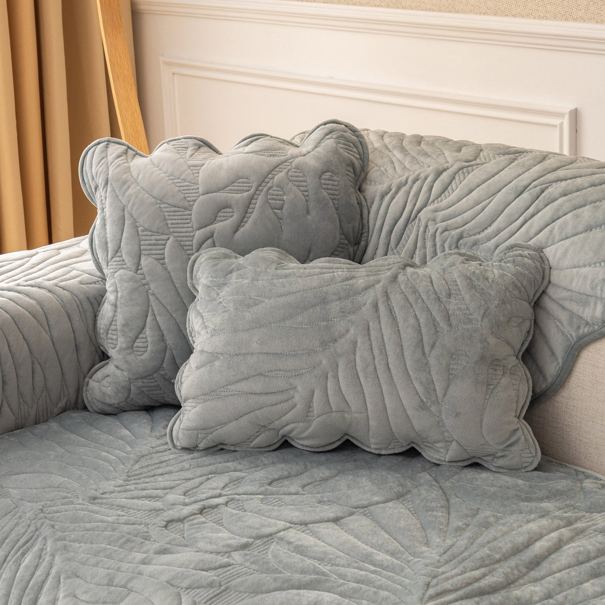 Soft Furry Velvet Plush Non-Slip Sofa Cover Quilted Palm Leaves Sectional Couch Cover for Kids and Pets