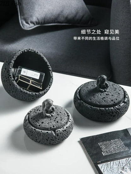 DecorBites™ Cement Astronaut Ashtray with Lid - High Temperature Resistant Cigar Ashtray