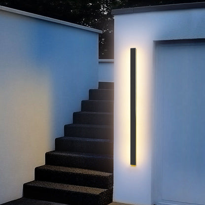 Svelte RGB Outdoor Lamp