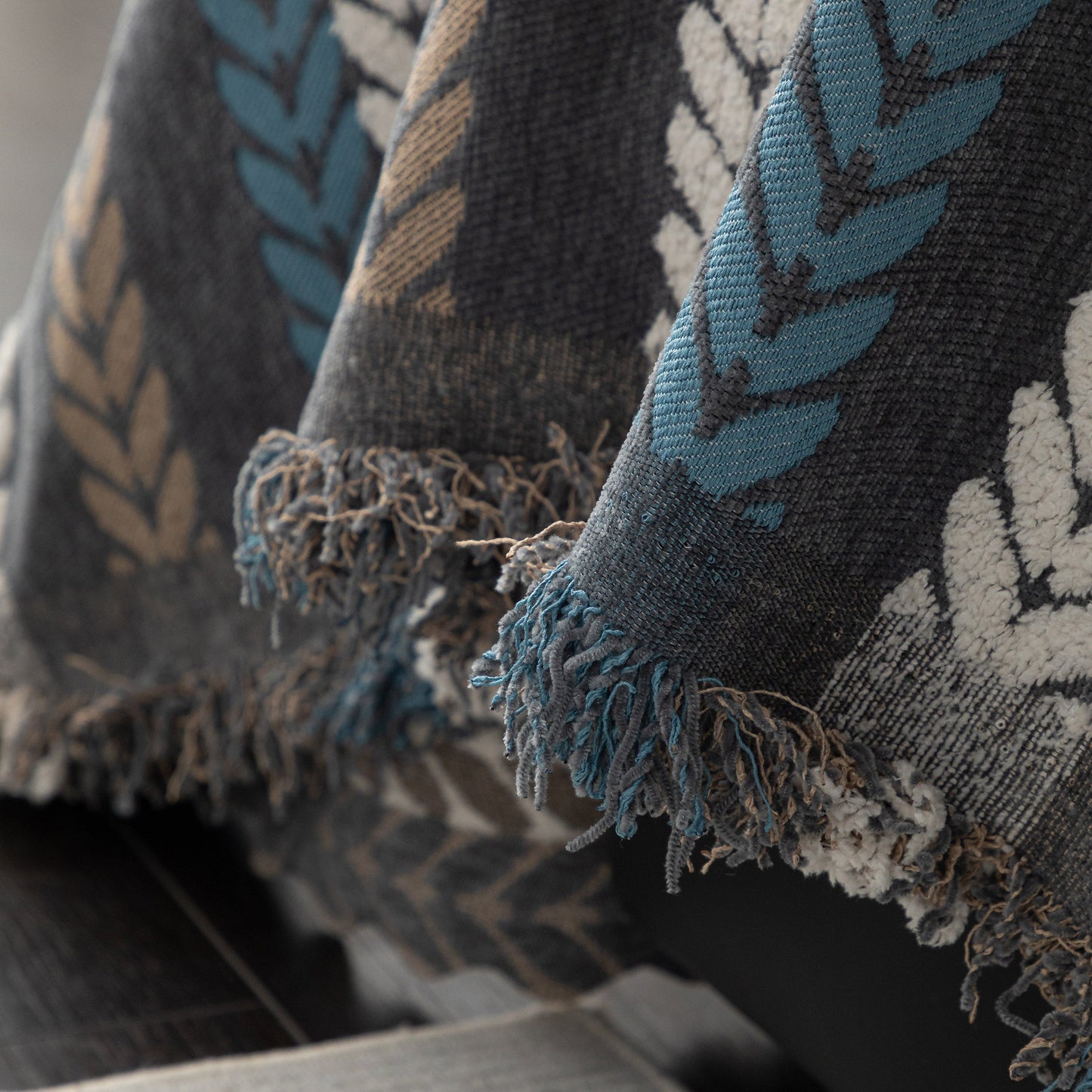 Cozy Decorative Throw Blanket for Couches, Boho Plush Woven Sofa Cover with Stripes