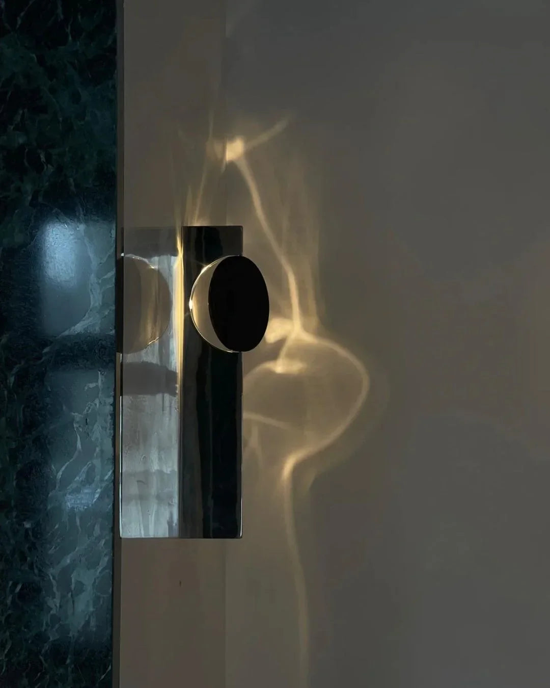 Kinetic Shadow Wall Lamp