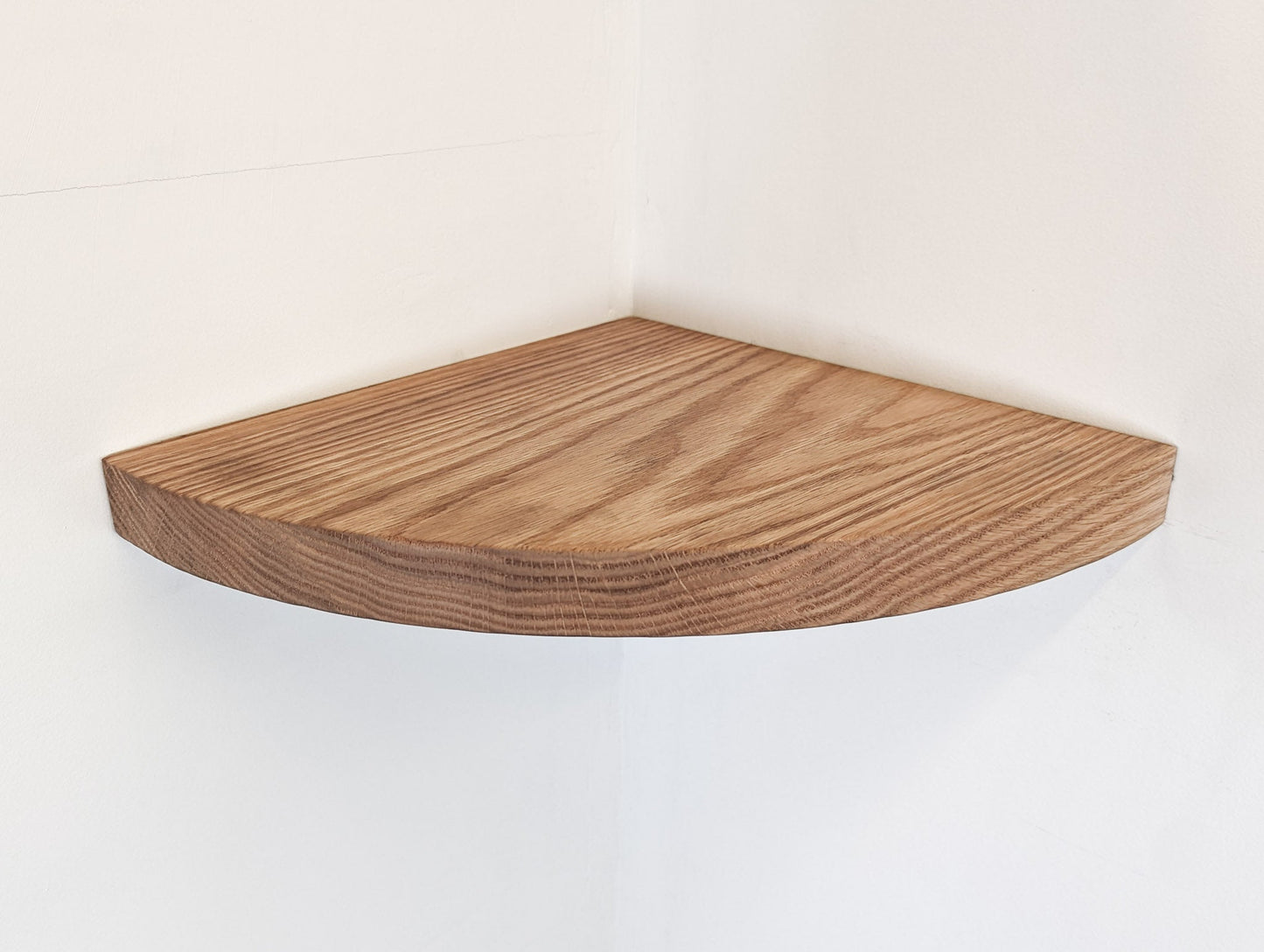 Floating Corner Shelf with Round Edge in Oak